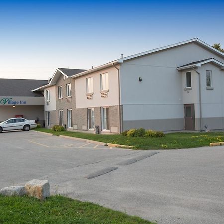 The Village Inn Elora Exterior photo